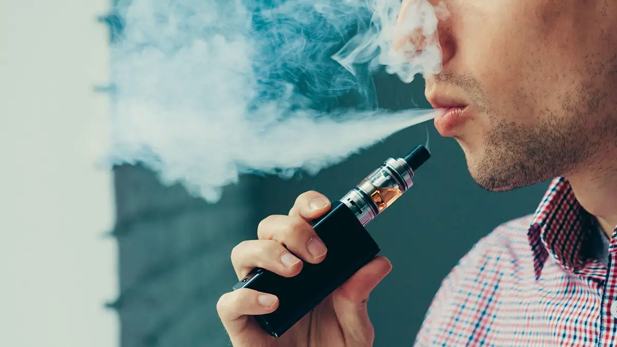 Clearing the Air: Exploring the Benefits of Vaping Over Traditional Smoking